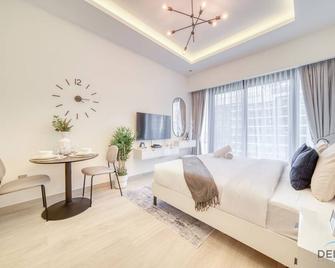 Restful Studio at Azizi Riviera 13, Al Merkadh by Deluxe Holiday Homes - Dubai - Bedroom