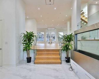 Executive Room in Toronto next to Yorkdale shopping centre - Toronto - Lobby