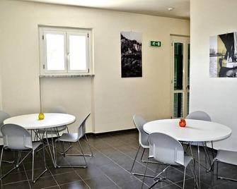 Hostel Ameglia - Ameglia - Dining room