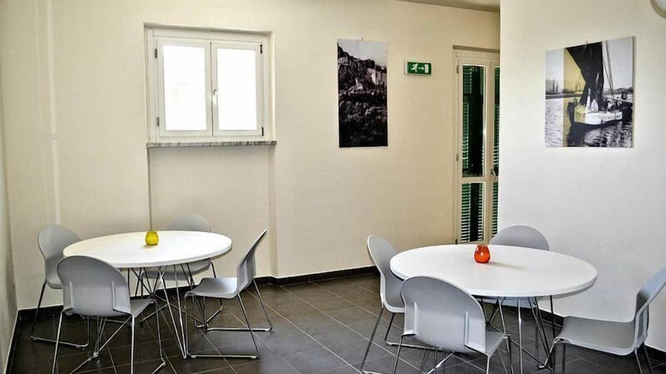 Hostel Ameglia