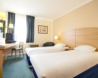 Campanile Hotel Glasgow Secc Hydro - Glasgow - Bedroom