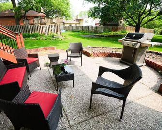 Spacious 4br Family Home by Nsc by Lux Life - Blaine - Patio