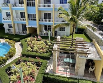 2 Br/2 Ba Spacious Condo Close To Beach Gatedwifi - Punta Cana - Bâtiment