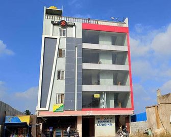 Hotel O Vrk Residency - Visakhapatnam - Building