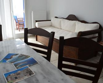 Maryianni Apartments - Avlémonas - Essbereich