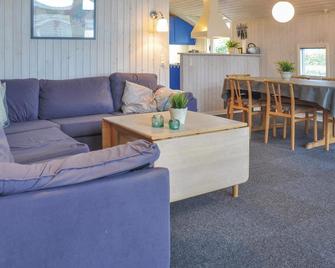 Holiday Home Sommerbyen Nyborg Ii - Nyborg - Stue