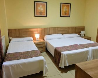 Hostal Costa Azul - Granada - Habitación