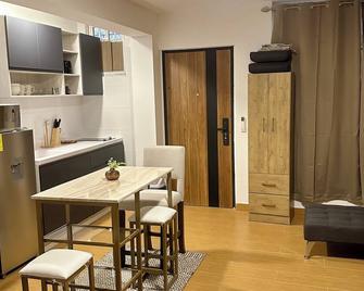 Charming apartment in casco antiguo- great location w WIFI hot water & AC - Ciudad de Panamá - Comedor