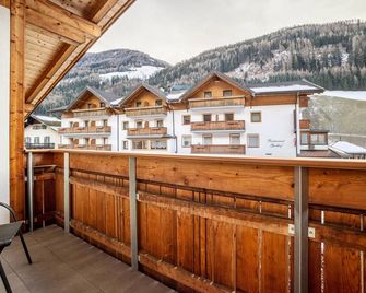 Speckign Apartment 3 - Cadipietra/Steinhaus - Балкон