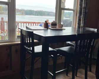 Cozy Cottage of Lake Lure - Evart - Comedor