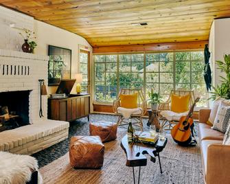 Highlands Resort - Adults Only - Guerneville - Huiskamer