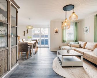 Mien Duuvke - Prerow - Living room