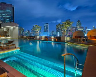 ذا ويستن جراند سوكومفيت، بانكوك - بانكوك - حوض السباحة