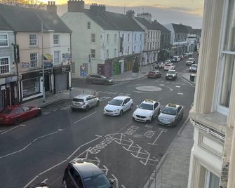 2 Bed Flat - Sleeps 4 Antrim town centre - Antrim