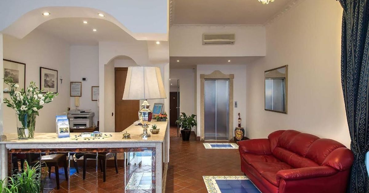 HOTEL CARACCIOLO visual data 2