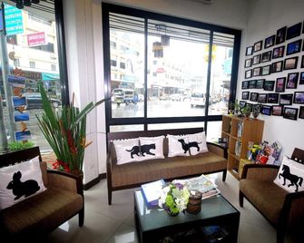 My Place @ Surat Hotel - Surat Thani - Sala de estar