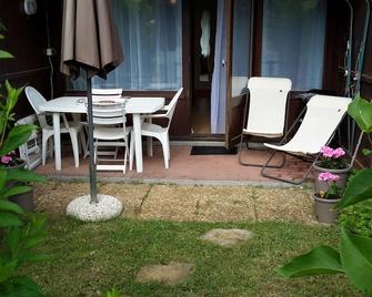 For Rent Studio Comfortable 4 People And Its Garden Wifi Access - Ancelle - Patio