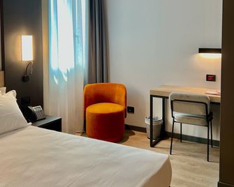 Hotel Leonessa - Brescia - Bedroom