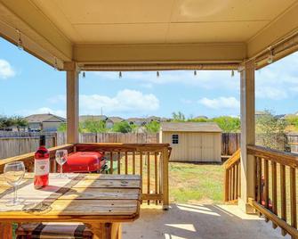 Retreat w/ Game Room: 15 Mi to Dtwn San Antonio! - San Antonio - Balcón