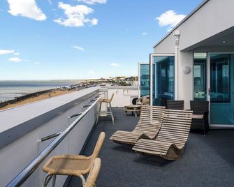 The Penthouse - Marine House, Family Friendly In Milford On Sea - Lymington - Balcony