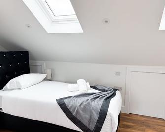 Centra Palmers Green - London - Bedroom