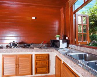Baan Thai Lanna Pattaya - Sattahip - Kitchen
