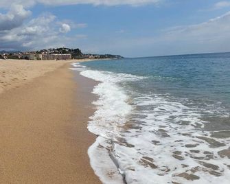King Room Garden View - Room 2 - Canet de Mar - Strand