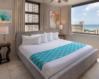 Newly Remodeled Corner Unit at the Waikiki Banyan with Diamond Head Views condo - Honolulu - Bedroom