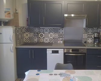 Near Beach Holiday Rentals - Saint-Georges-d'Oléron - Кухня