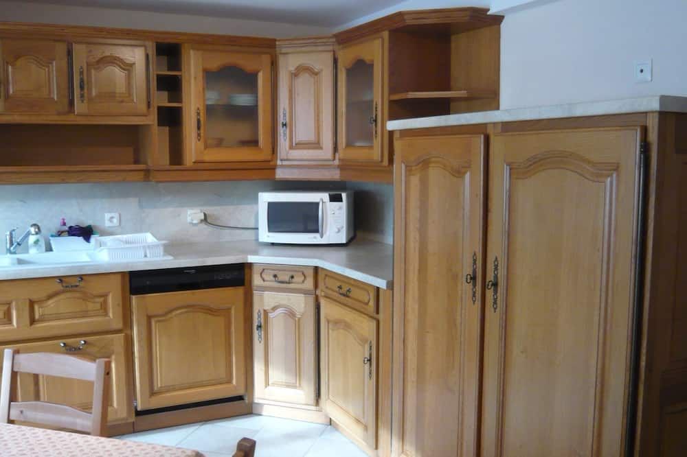 Detached house in the Morvan Regional Park, 5km from Saulieu - Saulieu - Keuken