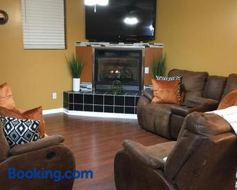 Your Midwest Dunes Vacation Tri-State Paradise! - Chesterton - Living room