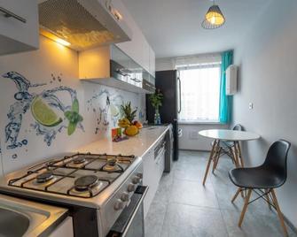 Apartament Nero - Мелець - Кухня