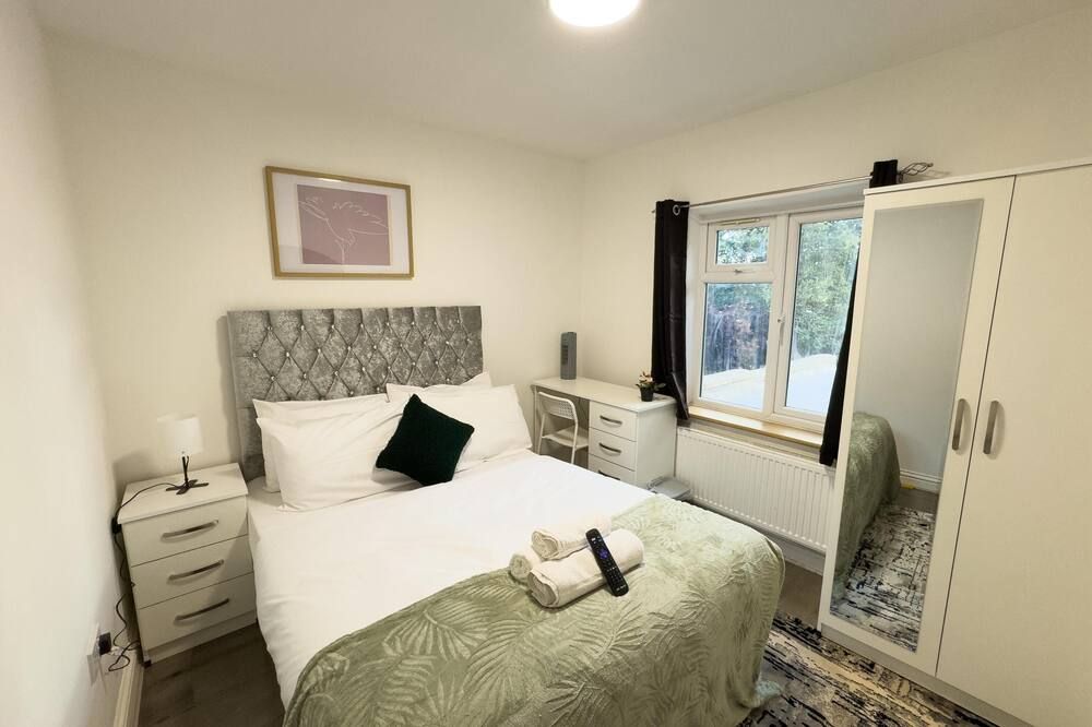 Heathrow Lodge Bnb - Isleworth - חדר שינה