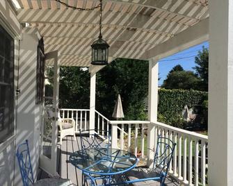 Your Own 2/1 House With Large Gardens And Remodeled Chefs Kitchen In West La - Los Angeles - Balcó