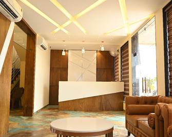 Hotel Embassy - Ujjain - Front desk