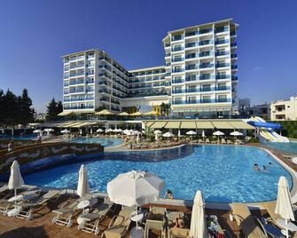 Azura Deluxe Resort & Spa - Avsallar - Piscina