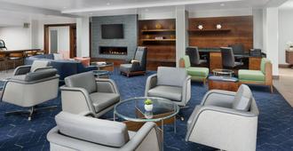 Courtyard by Marriott Manchester-Boston Regional Airport - Manchester - Area lounge
