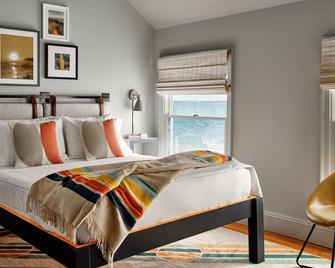 The Inn Spot - Hampton Bays - Bedroom