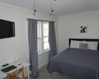 Charlevoix House - The Northside - Charlevoix - Bedroom