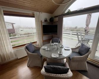 Neu! Das Kleine Rote Hoch-Haus - Hagen im Bremischen - Comedor