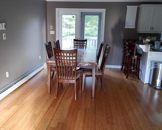 Calm And Quiet Neighbourhood - Fall River - Dining room