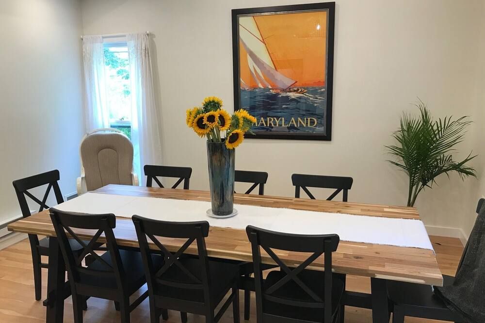 Dining room view of NEW light filled 1500 sq ft apt, lg kitchen, expansive family rm, 2 bedrm,1 bath