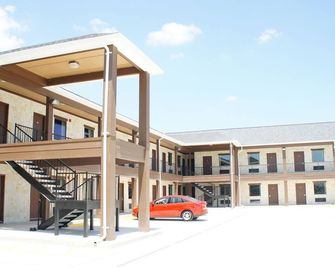 Extend A Suites - Three Rivers - Bâtiment