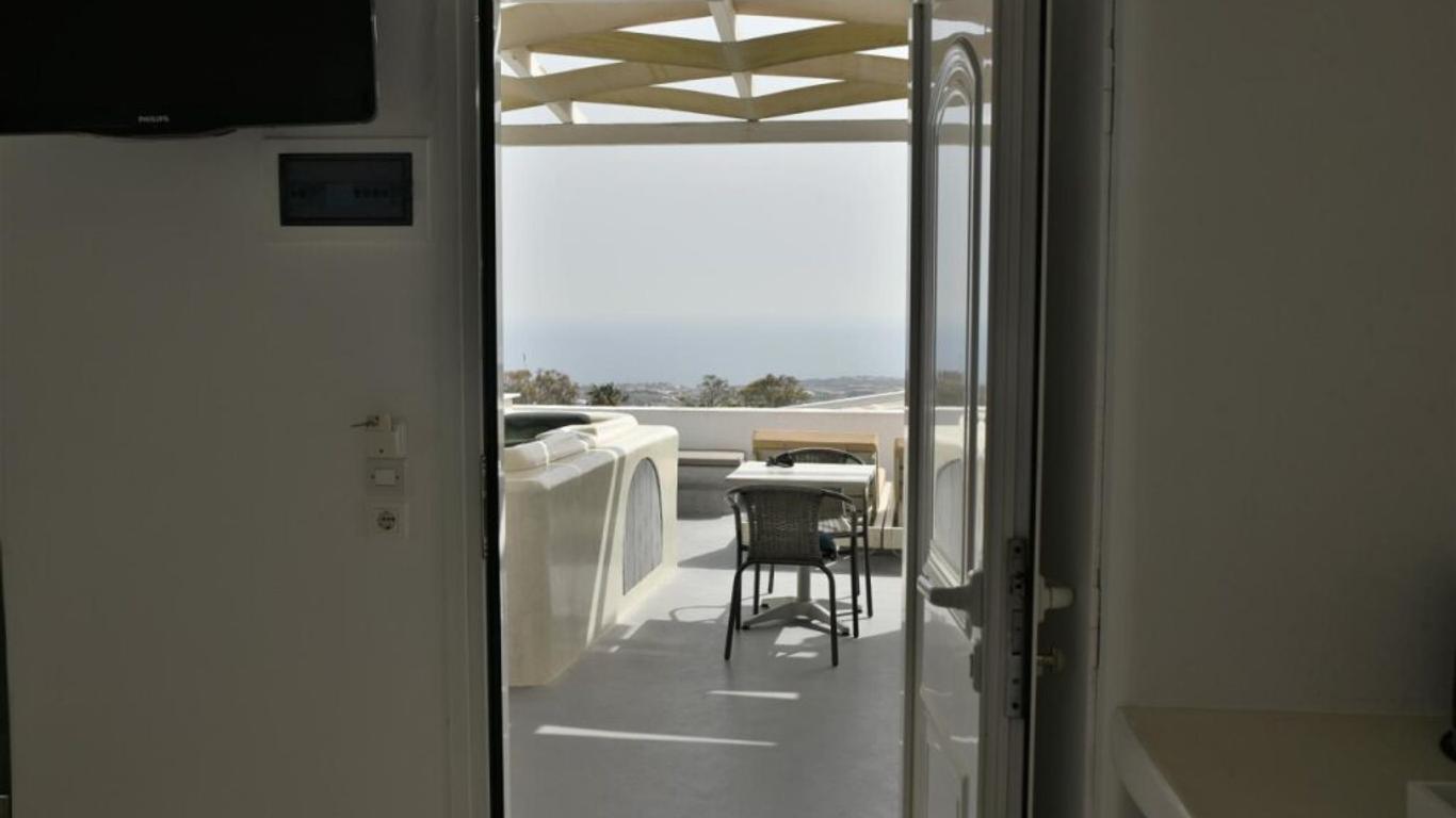 Tataki Hotel