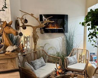 Hotel le Médieval - Aigues-Mortes - Living room