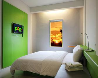 Pop! Hotel Airport - Tangerang City - חדר שינה