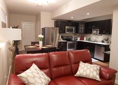 Nicely decorated 2 bedroom basement suite in highbrow Evergreen area. - Saskatoon - Küche