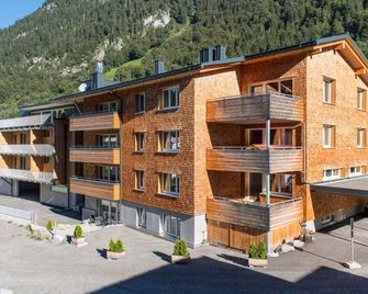 Flat in Arlberg near Ski Slopes & Sauna - Klösterle - Building