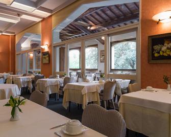 Villa Borghese, The Originals Relais - Gréoux-les-Bains - Restaurant