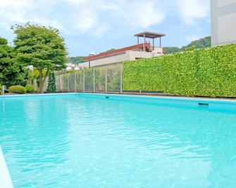 Izunagaoka Onsen Hotel Sun Valley Annex - Izunokuni - Pool